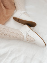 Load image into Gallery viewer, Poppy T-Bar White - Hard Sole
