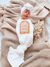Load image into Gallery viewer, Honey Birth Announcement
